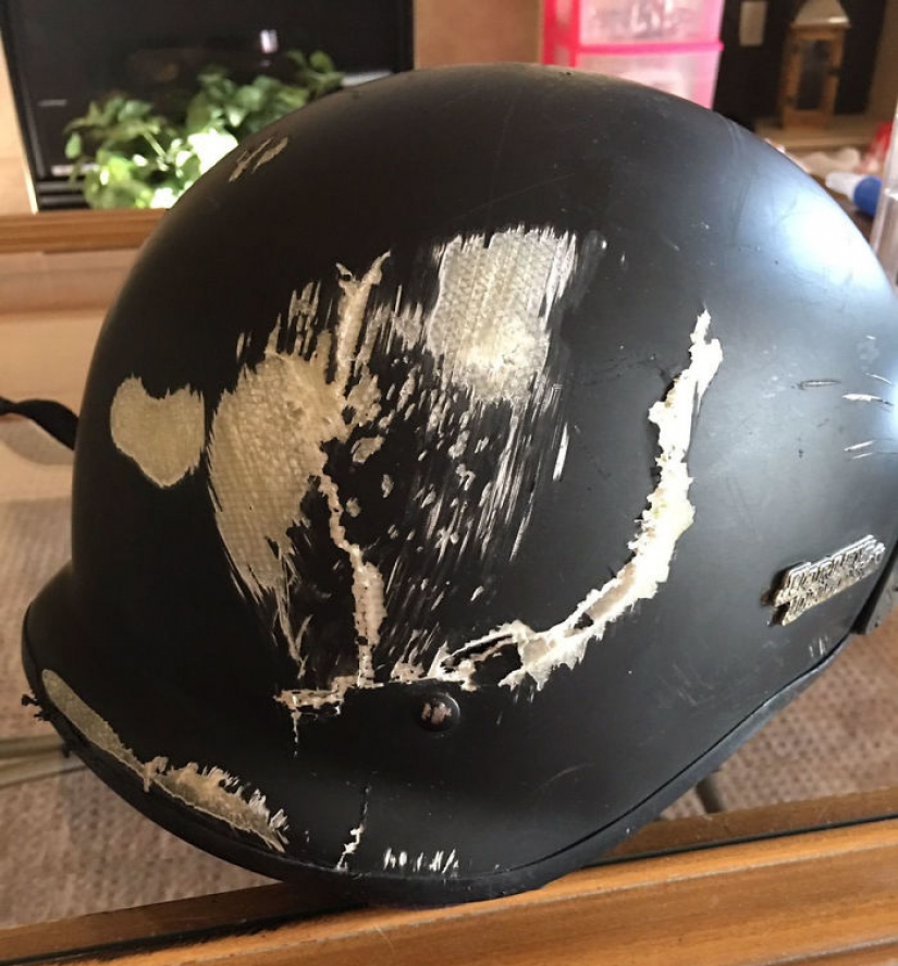Watch your head: victims in accidents shared the photos of helmets that saved their lives Watch your head: victims in accidents shared the photos of helmets that saved their lives