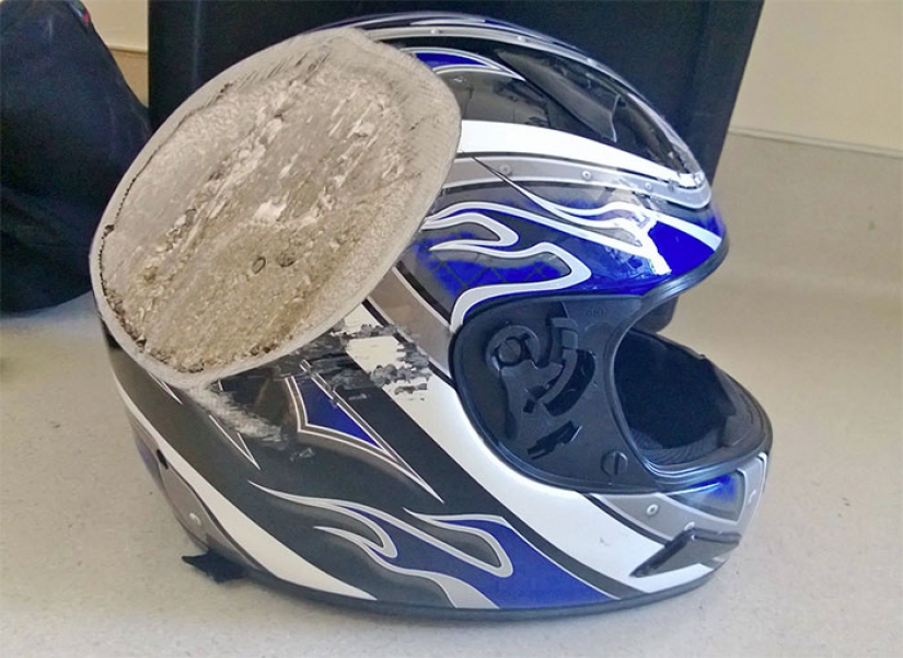Watch your head: victims in accidents shared the photos of helmets that saved their lives Watch your head: victims in accidents shared the photos of helmets that saved their lives