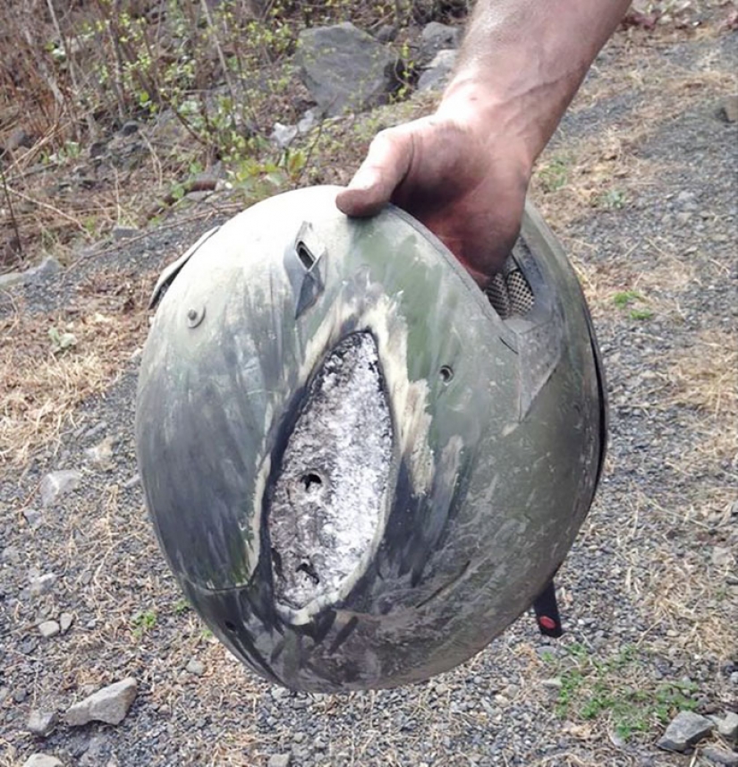 Watch your head: victims in accidents shared the photos of helmets that saved their lives Watch your head: victims in accidents shared the photos of helmets that saved their lives