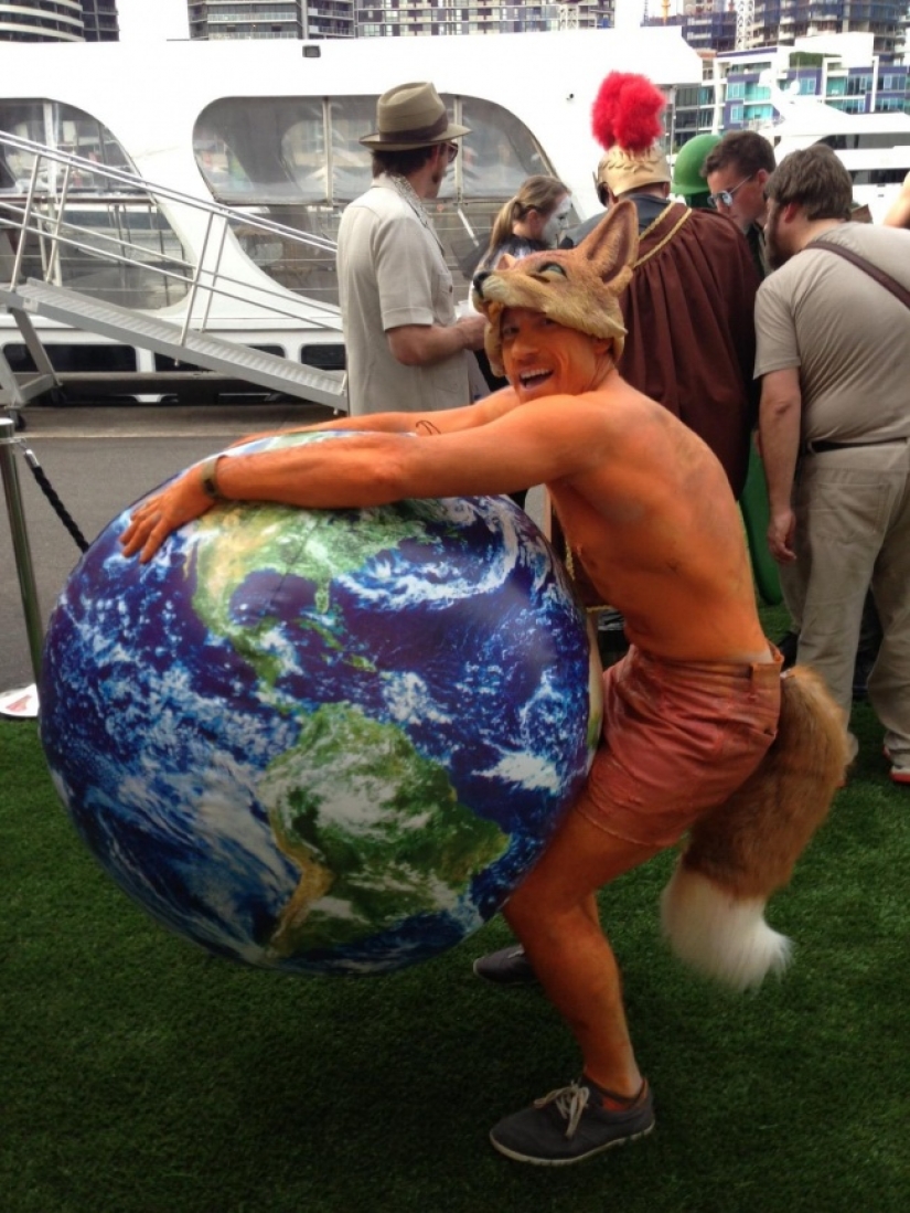 We also add! 14 cosplays, of which splatters originality