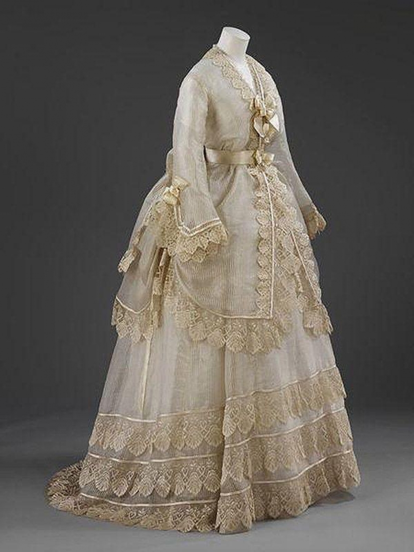 Wedding dress — 200 years of history