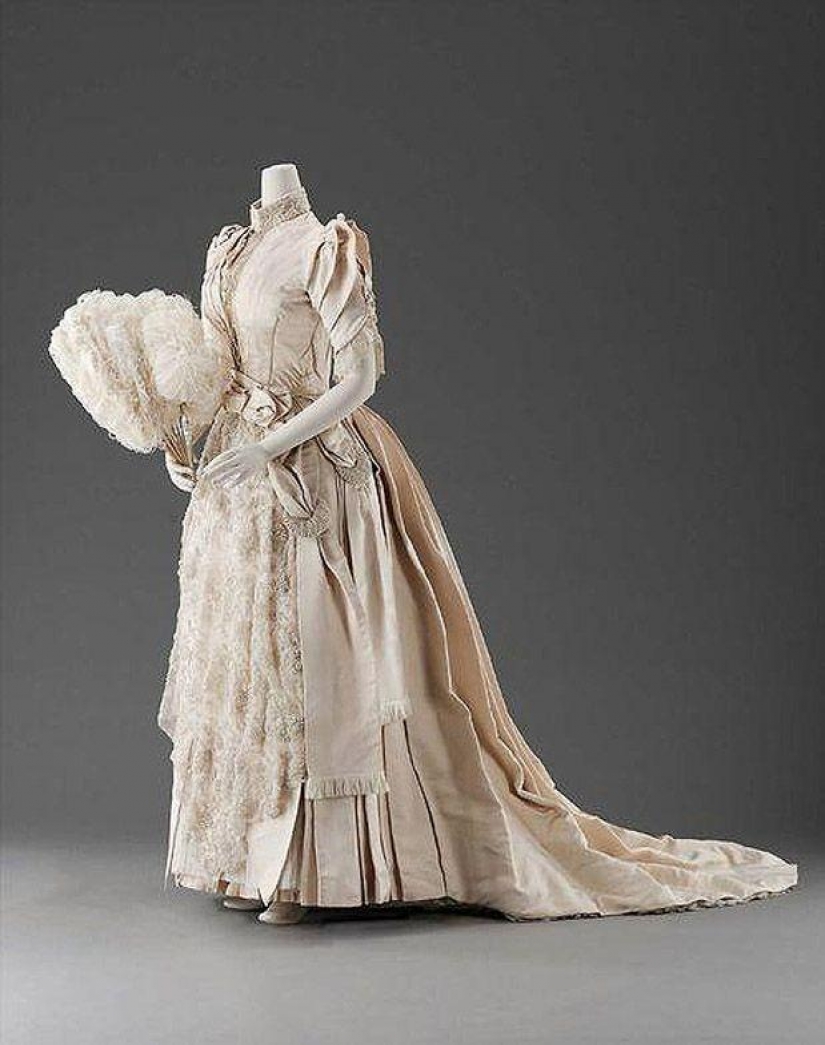 Wedding dress — 200 years of history