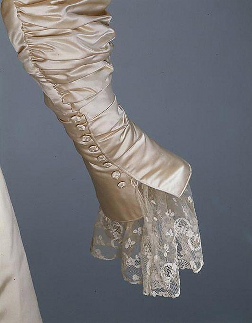 Wedding dress — 200 years of history