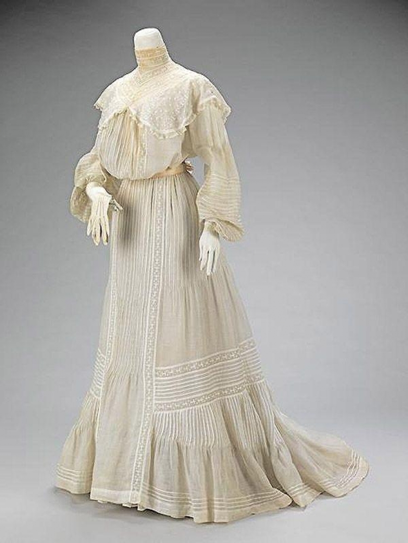 Wedding dress — 200 years of history