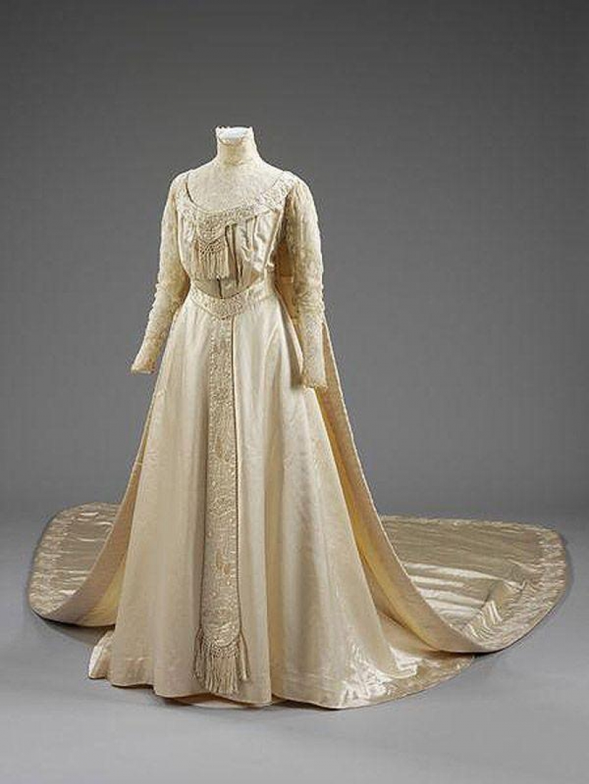 Wedding dress — 200 years of history