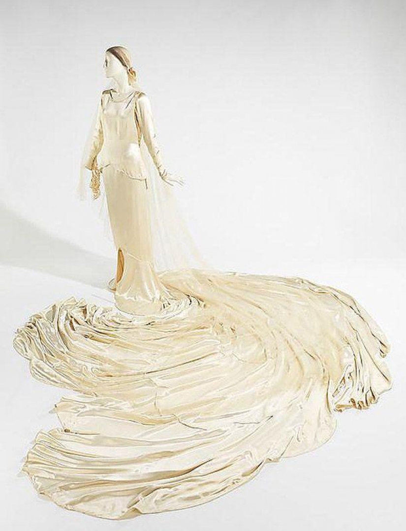 Wedding dress — 200 years of history