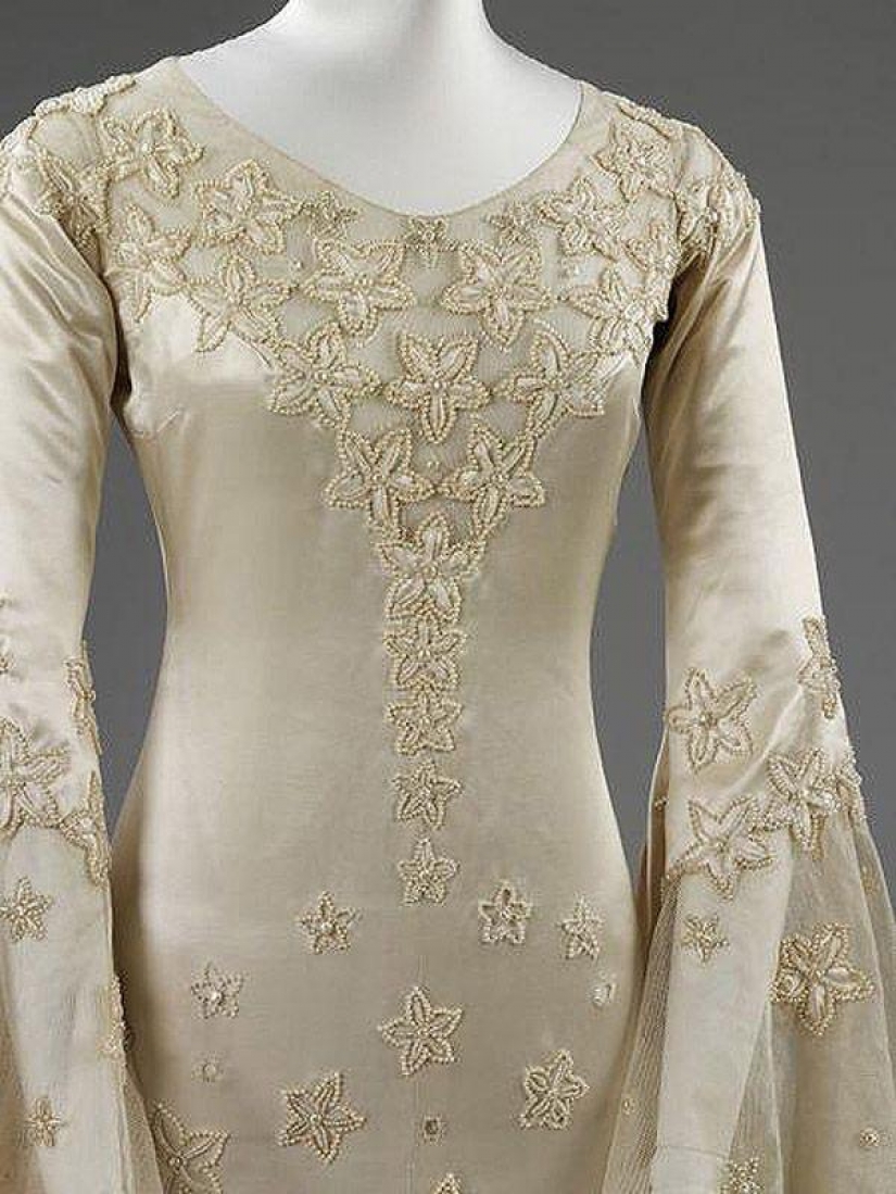 Wedding dress — 200 years of history