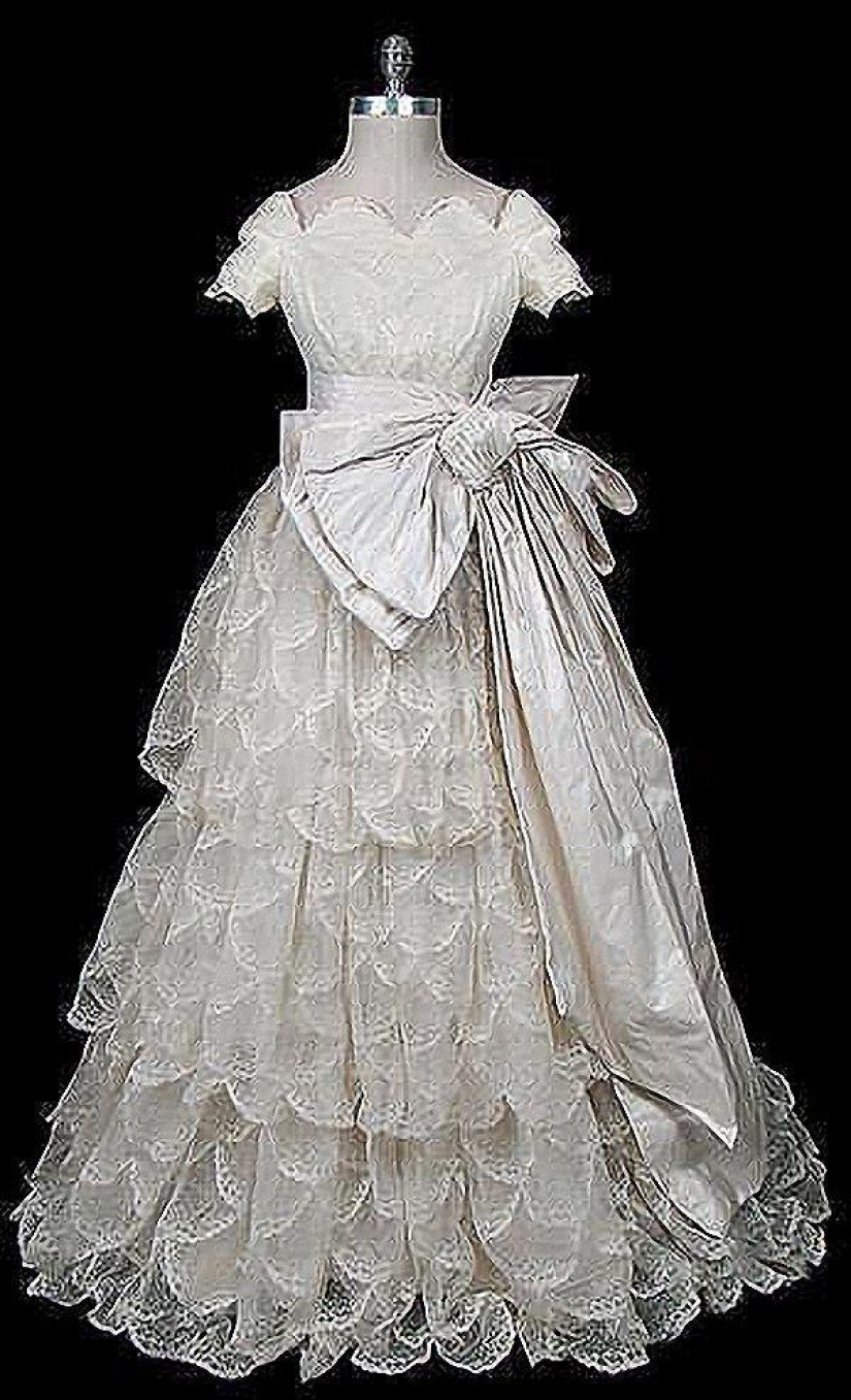 Wedding dress — 200 years of history