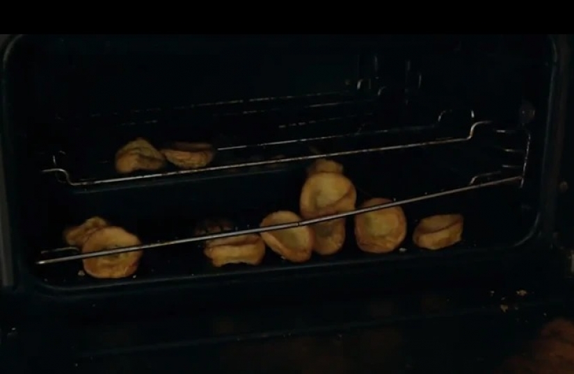 When life turns into trash: British television showed the home of the most terrible hoarders of the country