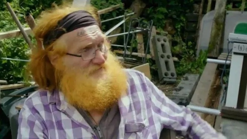 When life turns into trash: British television showed the home of the most terrible hoarders of the country