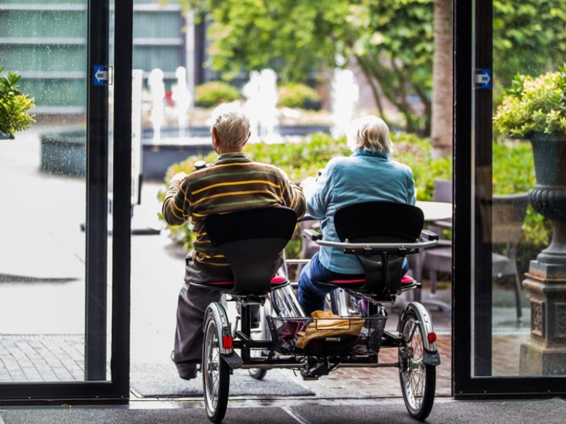 Where am I? The Dutch village where everyone suffers from dementia Where am I? The Dutch village where everyone suffers from dementia