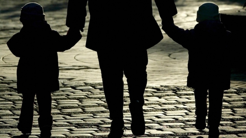 Where children disappear? The terrible truth about the kidnapping of kids and criminals, earning