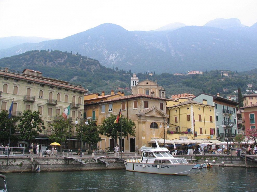 Where lives a fairy tale: the charming small towns of Italy