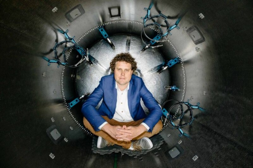 Who is Peter Beck and why he abruptly Elon musk