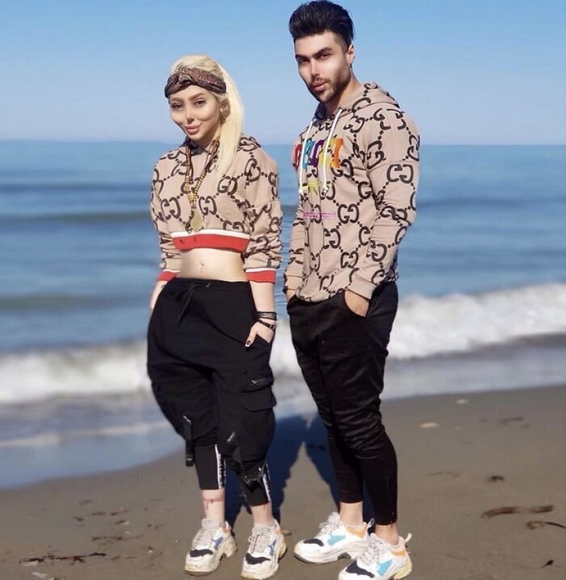 Would-be integratory that a little overboard with the photoshop