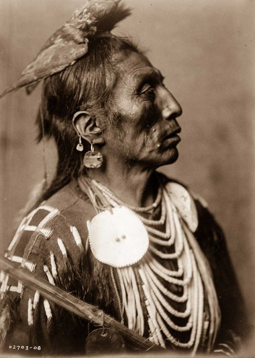 Years 1904-1924: the life of North American Indians photos by Edward Curtis