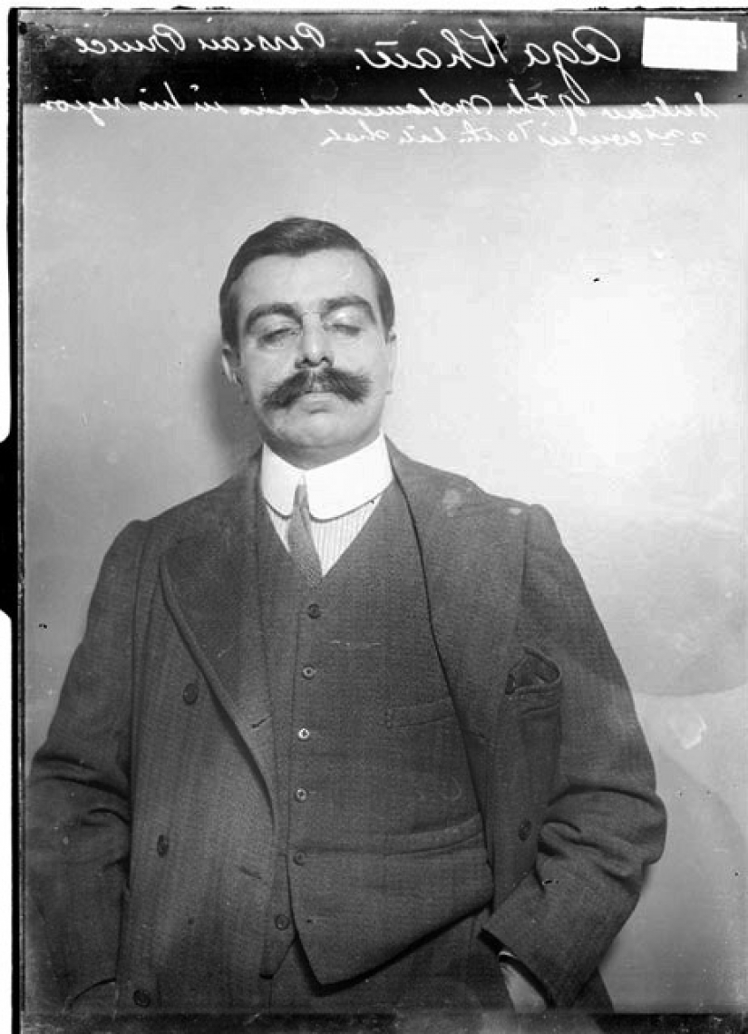 10 Jan 1897 man was first introduced a vaccine against plague 10 Jan 1897 man was first introduced a vaccine against plague