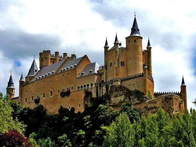 10 of the most interesting Spanish castles 10 of the most interesting Spanish castles