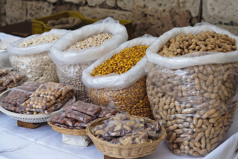 10 reasons why you should eat nuts