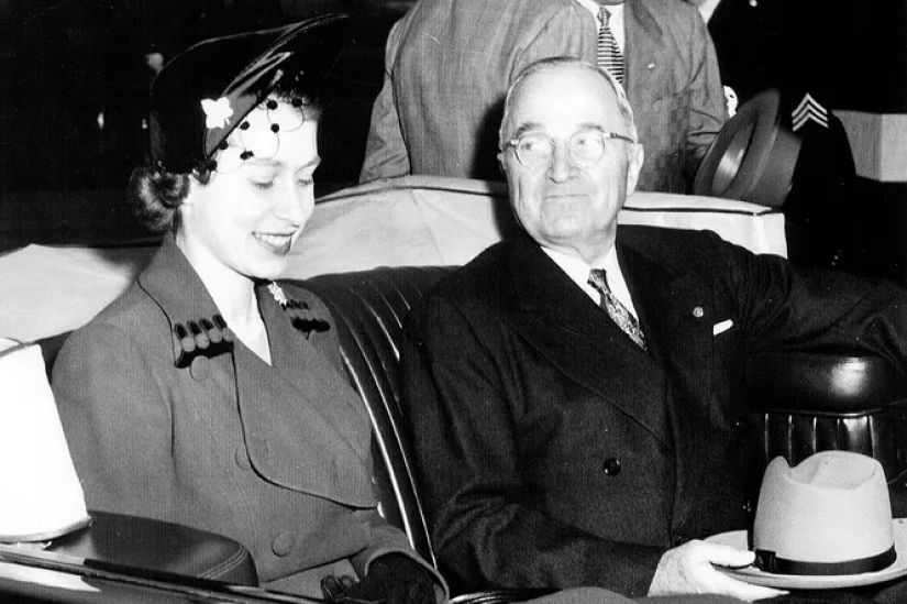 11 Presidentes de Estados Unidos y una Reina: a quien Elizabeth enseñó a hornear y a quien abrazó 11 Presidentes de Estados Unidos y una Reina: a quien Elizabeth enseñó a hornear y a quien abrazó