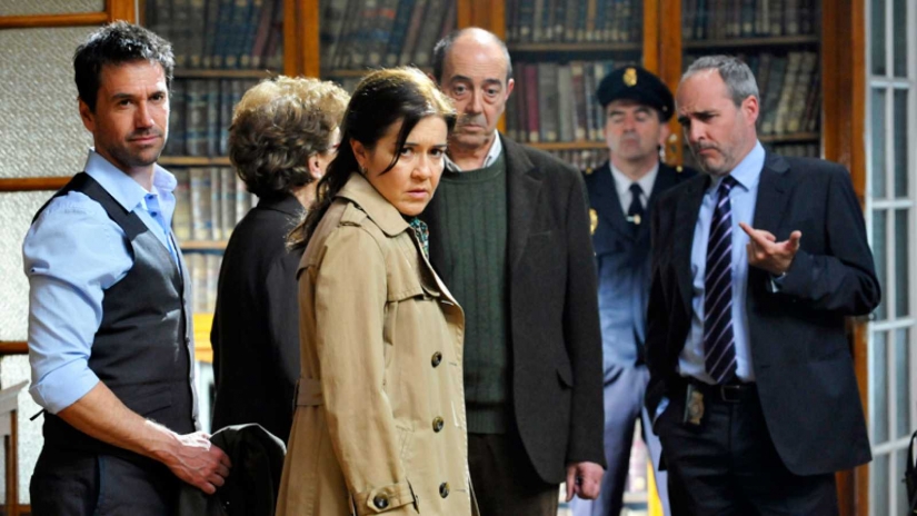 11 Series de televisión sobre mujeres liderando investigaciones