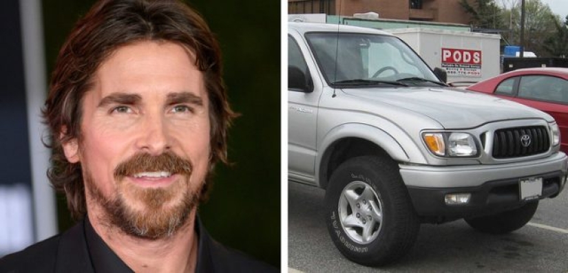 12 celebridades que ganan millones, pero sus autos pueden ser más baratos que el tuyo 12 celebridades que ganan millones, pero sus autos pueden ser más baratos que el tuyo