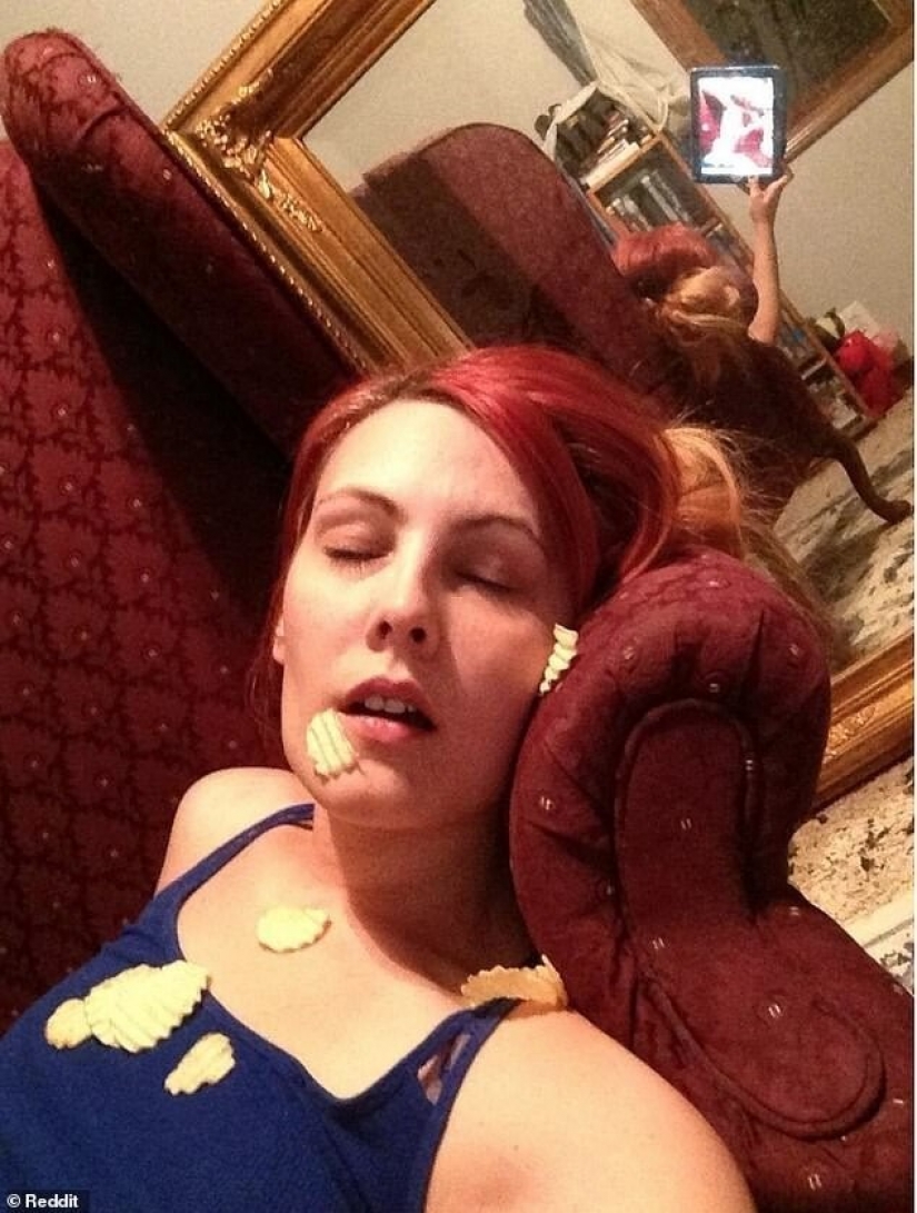 12 people who wanted to take a stylish selfie, but got a sneak peek from where they did not expect 12 people who wanted to take a stylish selfie, but got a sneak peek from where they did not expect