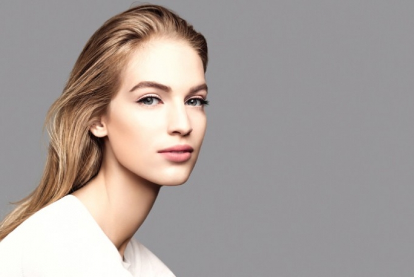 12 unsuccessful examples of using Photoshop in the world of fashion and film