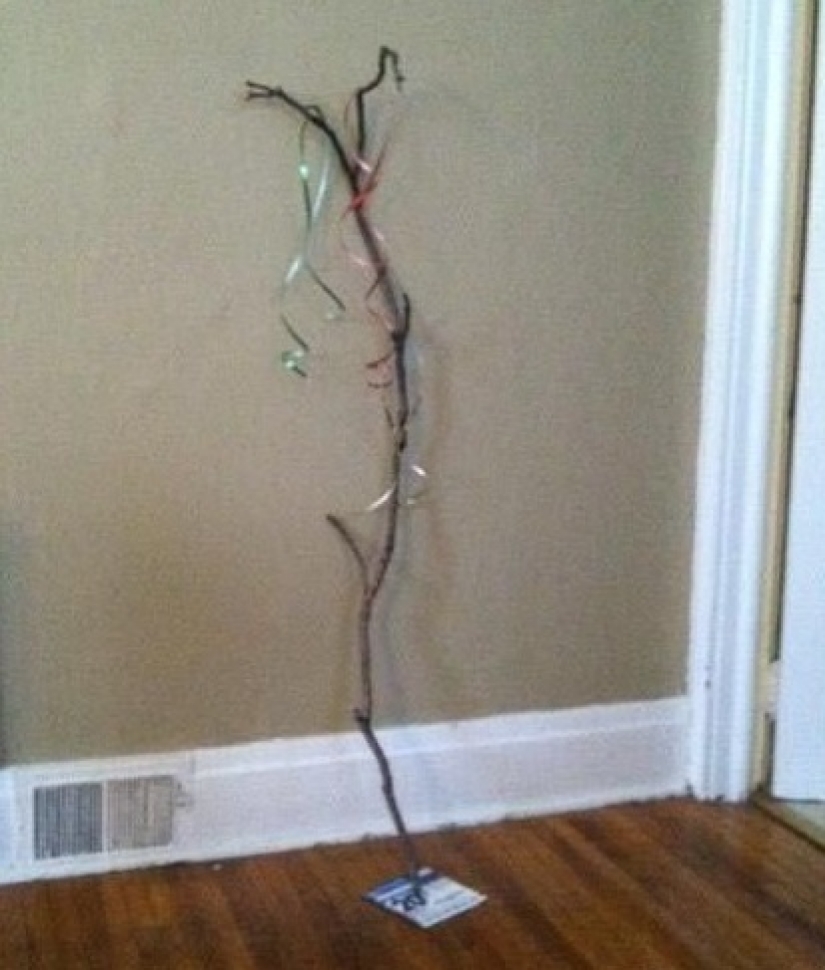 13 of the ugliest Christmas trees