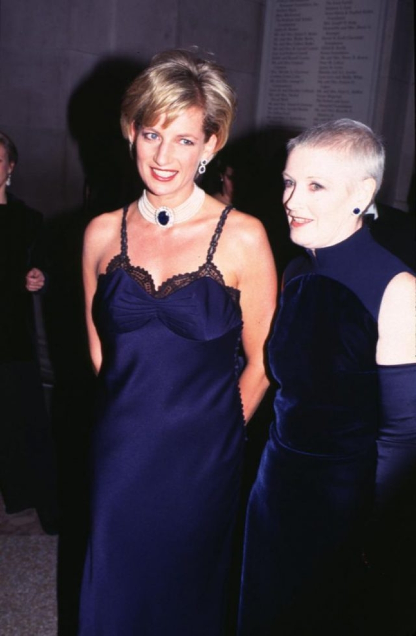 14 bold dresses that have entered history