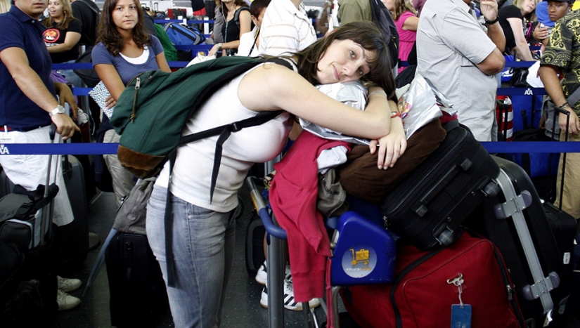 14 life hacks from airport employees that will make your next flight easier