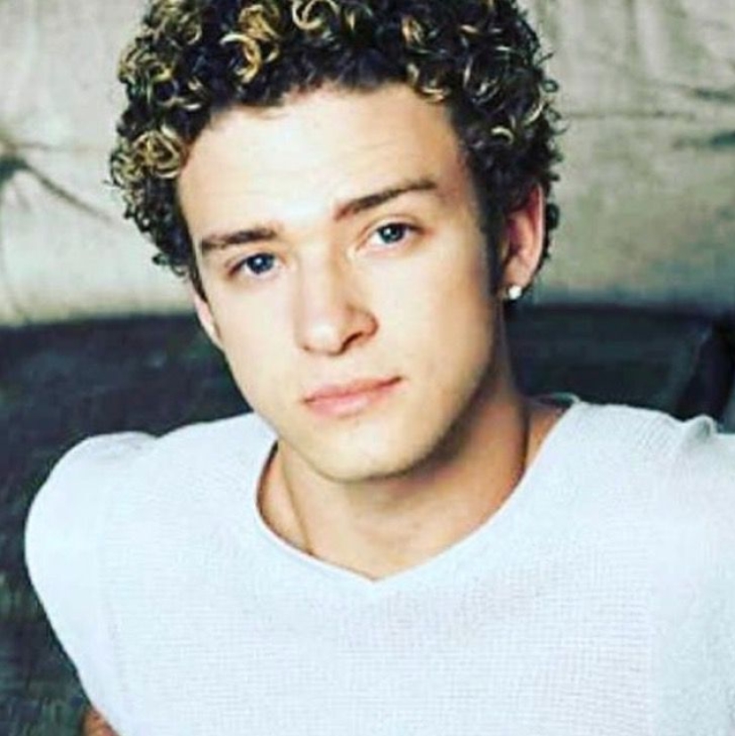 15 celebrities who became victims of the fashion of the 90s