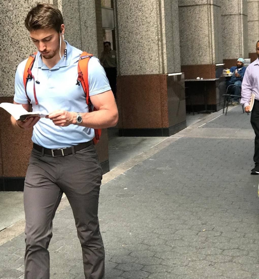15 hot guys with books, or What is "love at first sight" 15 hot guys with books, or What is "love at first sight"