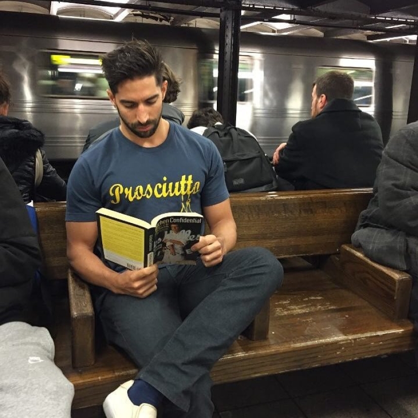 15 hot guys with books, or What is "love at first sight" 15 hot guys with books, or What is "love at first sight"