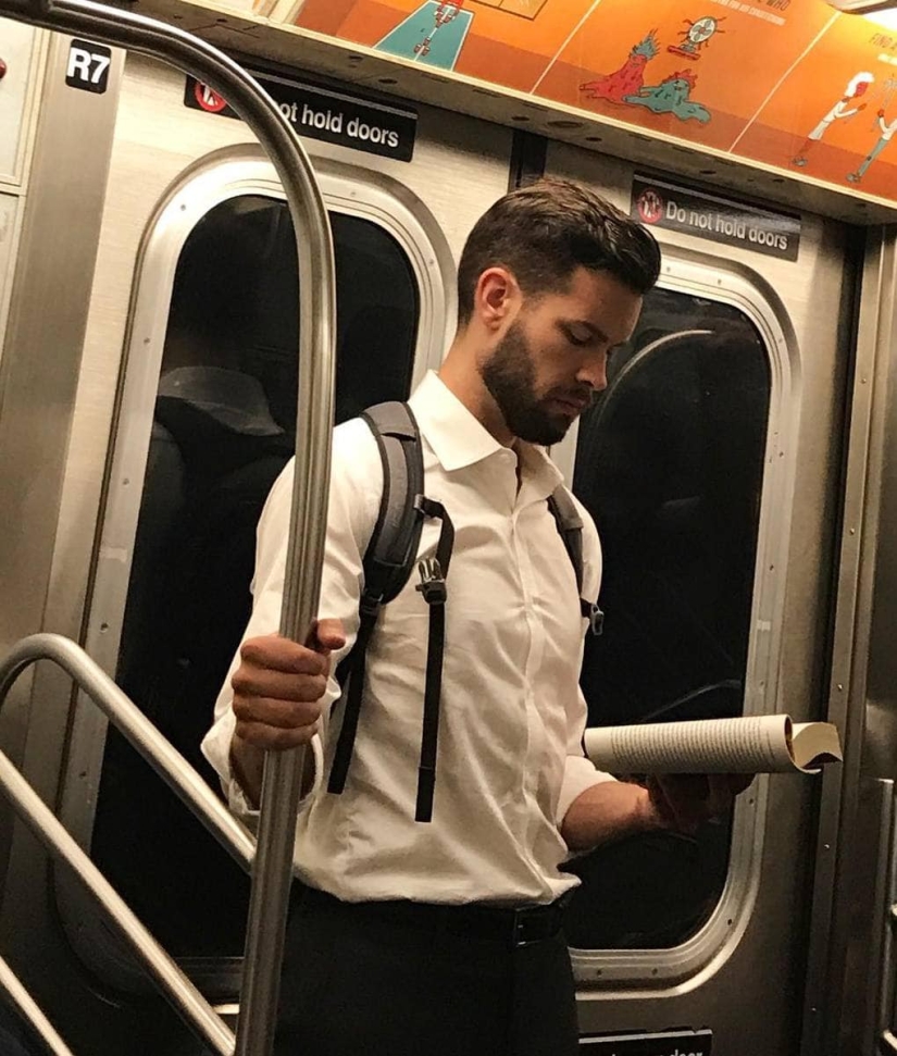 15 hot guys with books, or What is "love at first sight" 15 hot guys with books, or What is "love at first sight"