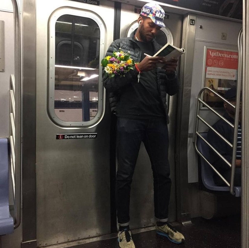15 hot guys with books, or What is "love at first sight" 15 hot guys with books, or What is "love at first sight"