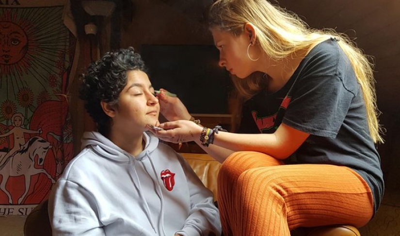 15 people who just wanted to be photographed but received a Renaissance masterpiece