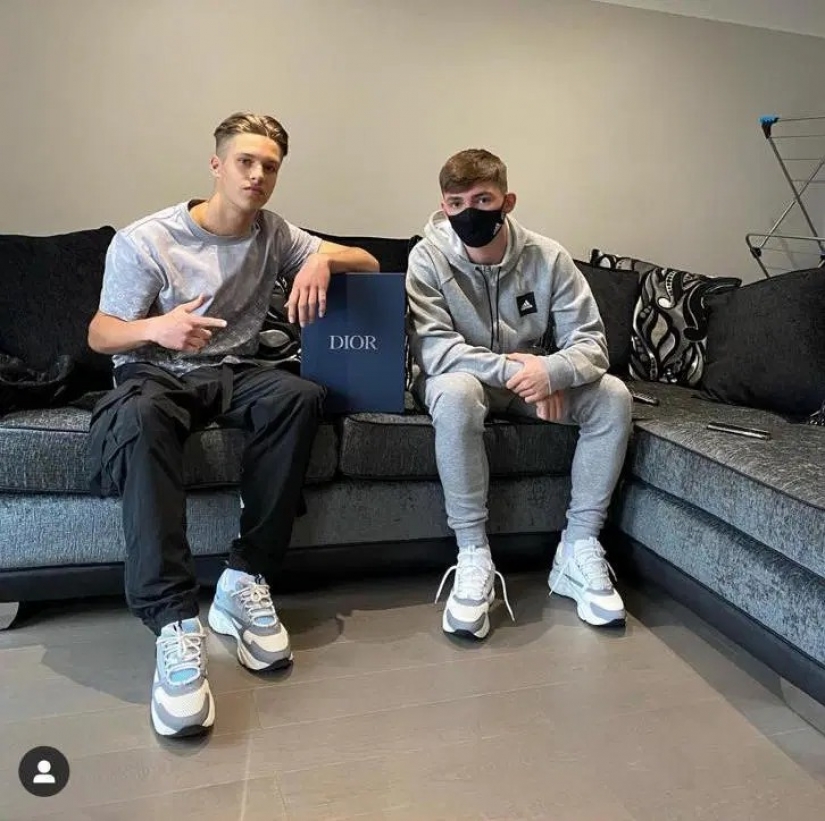 17 años Fedor obtiene ronda suma, trabajar como personal shopper para los jugadores Británicos