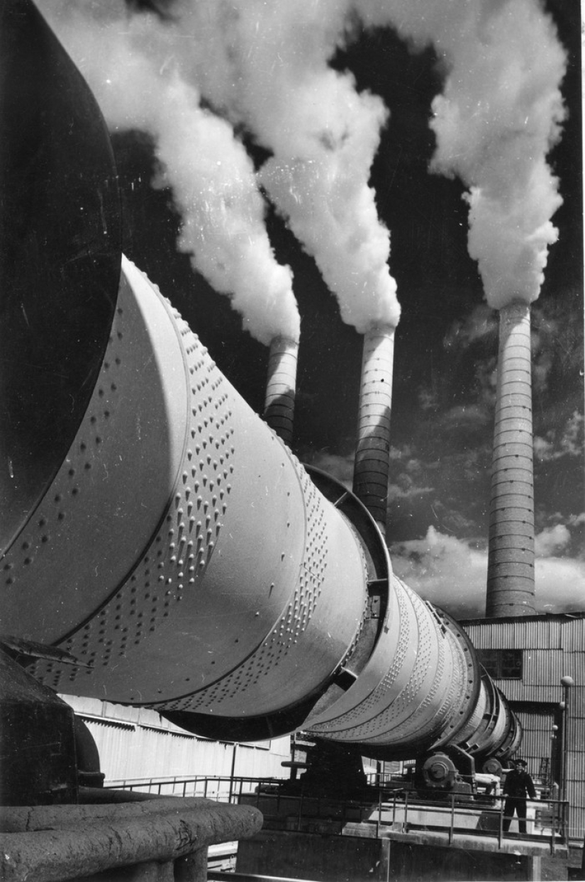 18 unique Soviet-era photographs presented at the Lumiere Brothers Photography Center 18 unique Soviet-era photographs presented at the Lumiere Brothers Photography Center