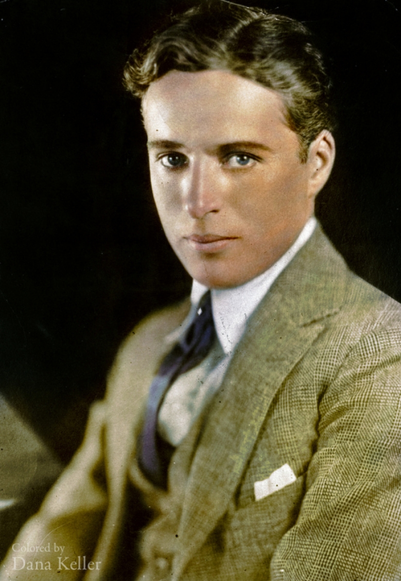 19 colored historical photographs