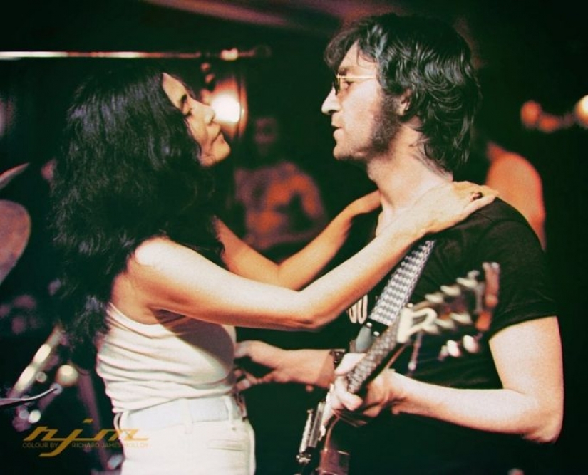 19 colored historical photographs