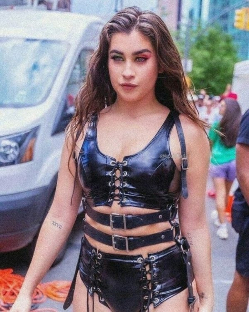 19 hottest female singers of 2021