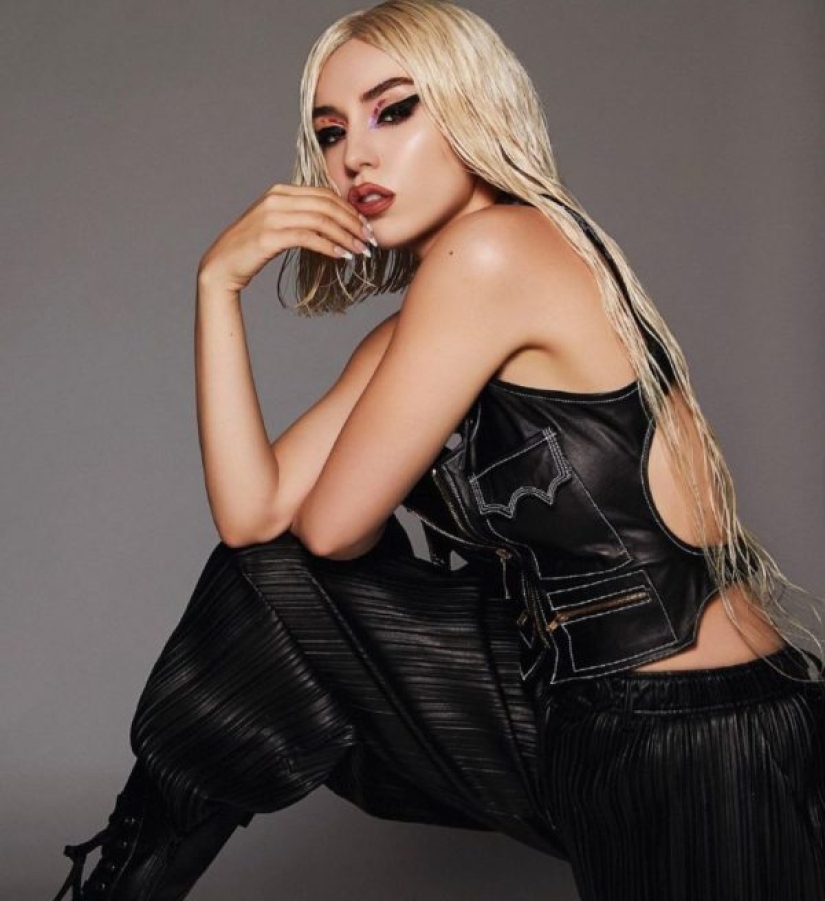19 hottest female singers of 2021