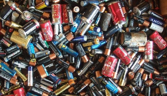 19 items, which should not be thrown in the trash 19 items, which should not be thrown in the trash