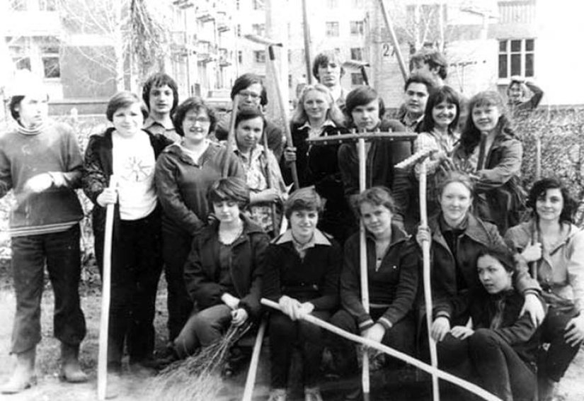20 nostalgic photos about what Soviet youth wore