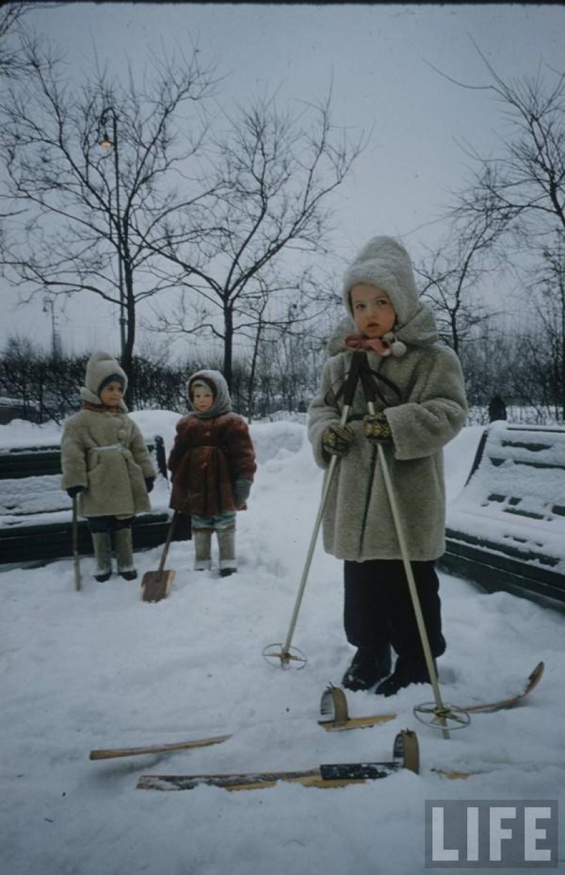 20 photo young Muscovites beginning of 1960 20 photo young Muscovites beginning of 1960
