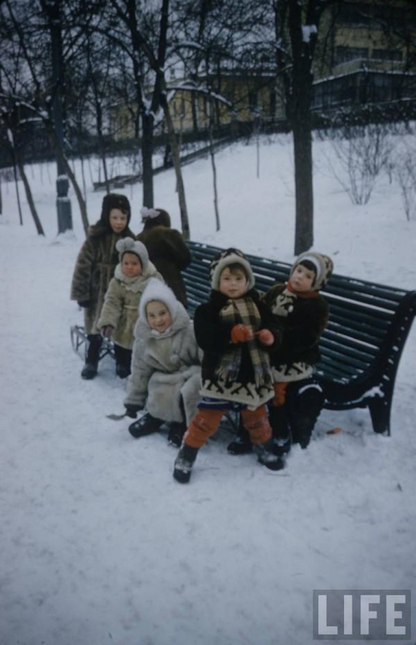 20 photo young Muscovites beginning of 1960 20 photo young Muscovites beginning of 1960