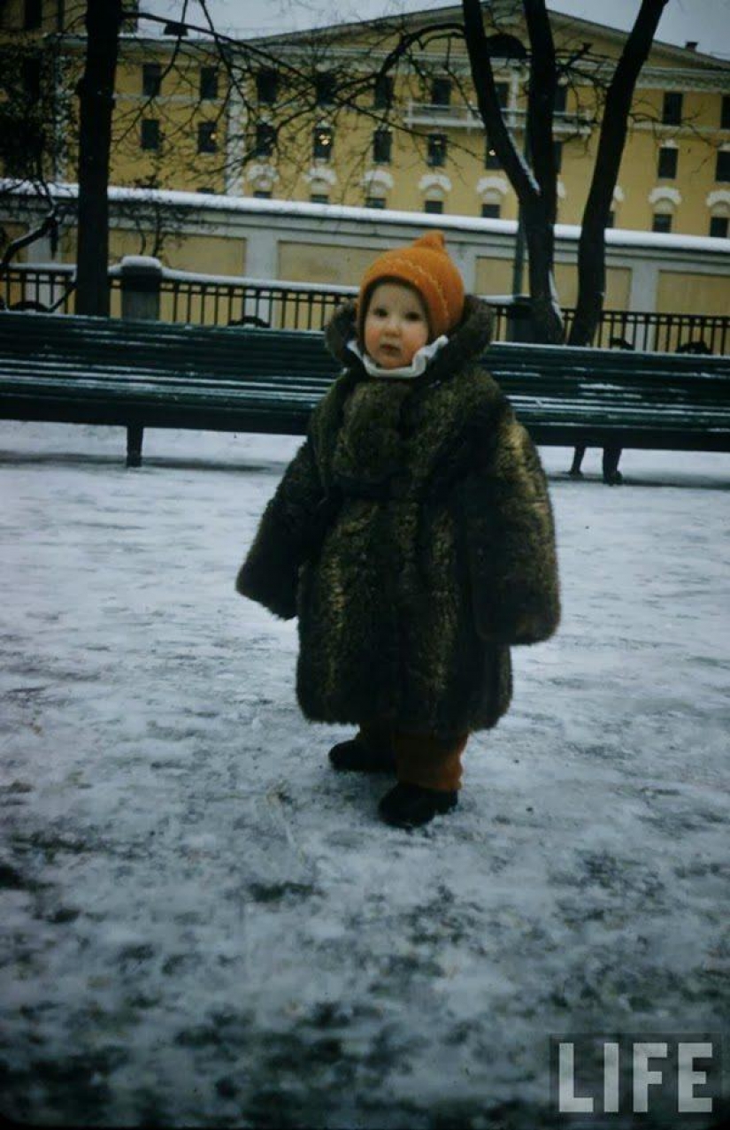 20 photo young Muscovites beginning of 1960 20 photo young Muscovites beginning of 1960