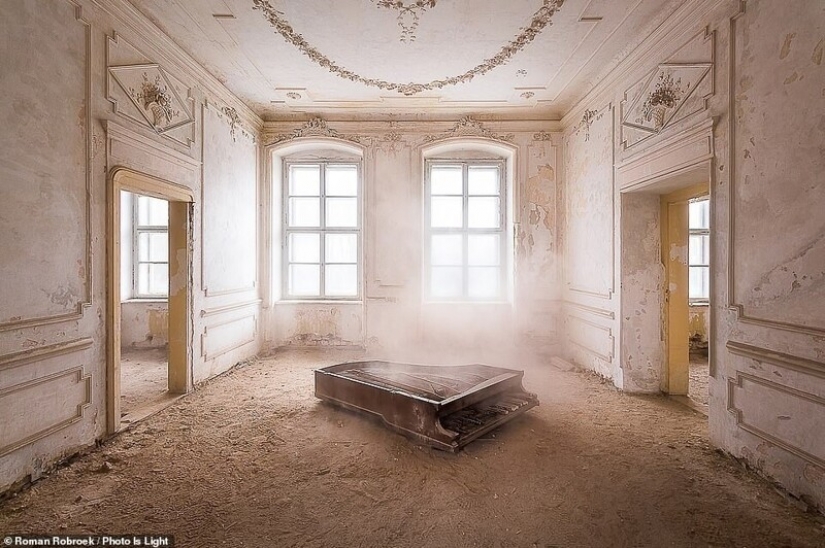 20 stunning photos from the winners of the Photo Is Light World Photography contest