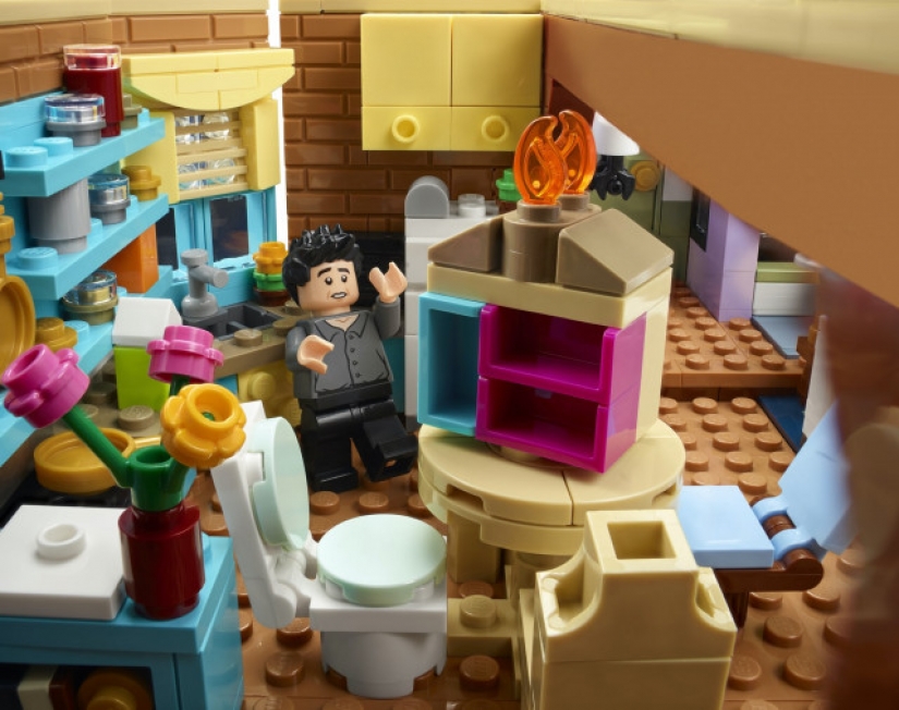 2048 parts and two apartments: LEGO releases a set based on the TV series "Friends» 2048 parts and two apartments: LEGO releases a set based on the TV series "Friends»